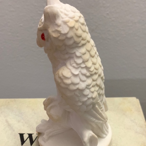 Alabastrite white Snow Owl with red eyes - Picture 4 of 13